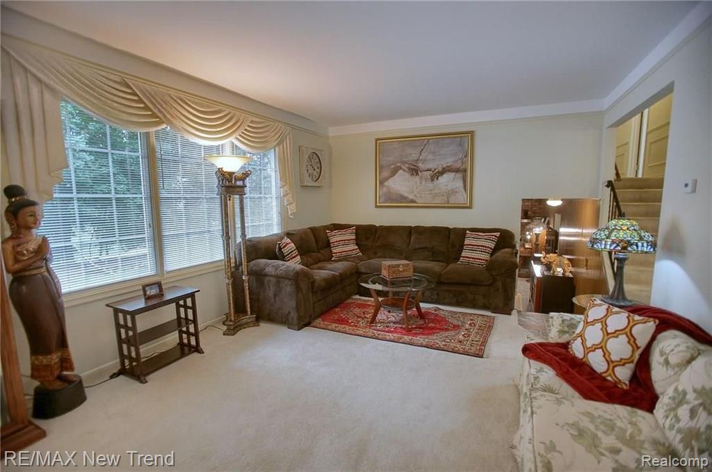 28620 Westerleigh Road Farmington Hills, MI 48334 - Photo 3 of 23