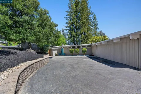 $1,898,000 | 100 El Toyonal, Orinda, CA 94563