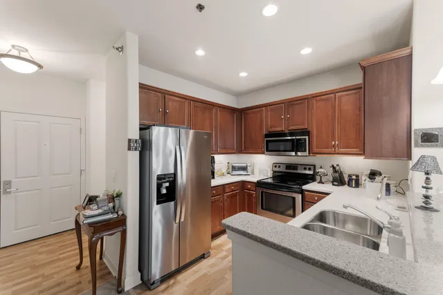 $360,000 | 4130 South Lake Drive, Unit 282, St. Francis, WI 53235