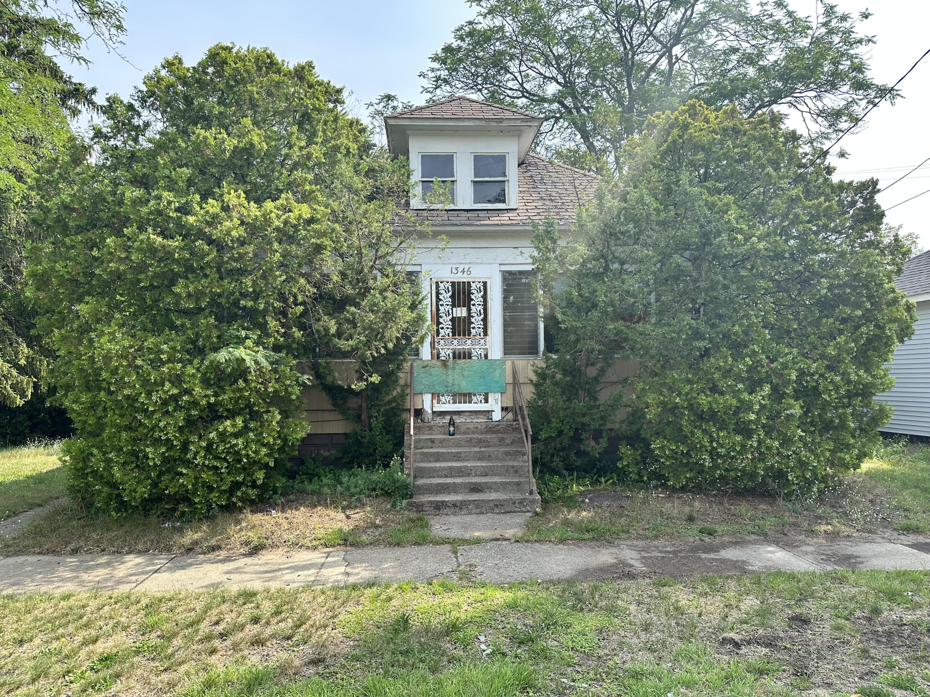 1346 Spring Street Muskegon, MI 49442 - Photo 3 of 10 Spring st pic 2