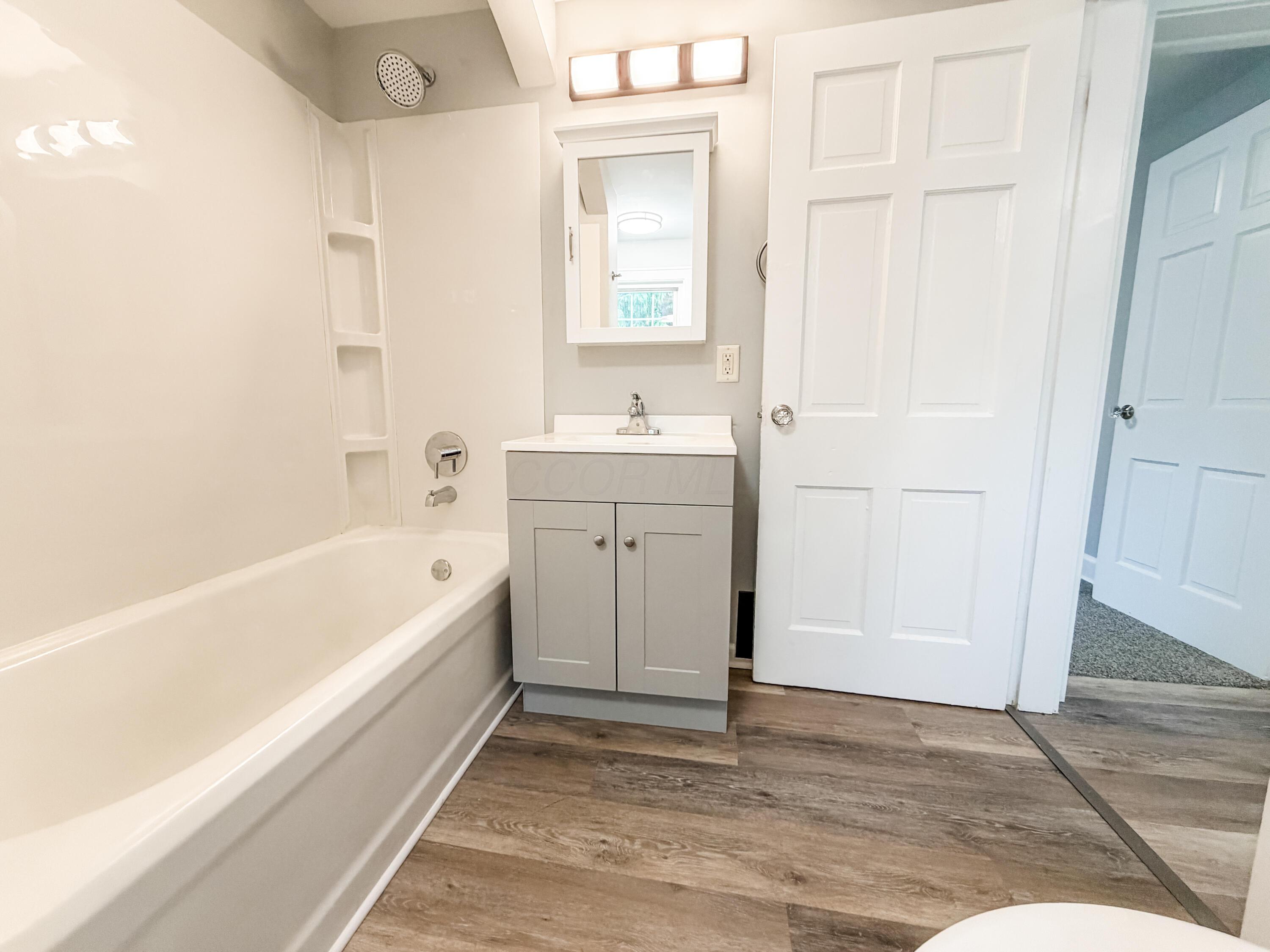 1693 Baltimore Road Northwest Lancaster, OH 43130 - Photo 22 of 38 Upstairs Bathroom View 2