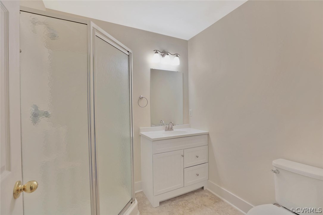 6053 Miles Road Powhatan, VA 23139 - Photo 13 of 25 Hall bath with stand up corner shower.