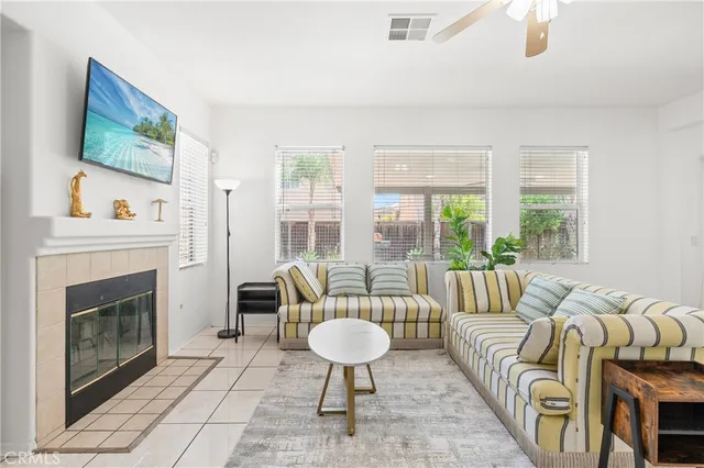 $3,600 | 22421 Hawthorn Avenue, Moreno Valley, CA 92553