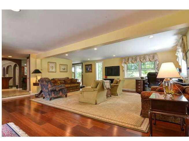 6 Waumbek Road Cape Elizabeth, ME 04107 - Photo 7 of 35 Living Room.