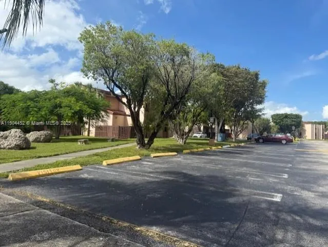 $2,700 | 515 West Park Drive, Unit 2, Miami, FL 33172