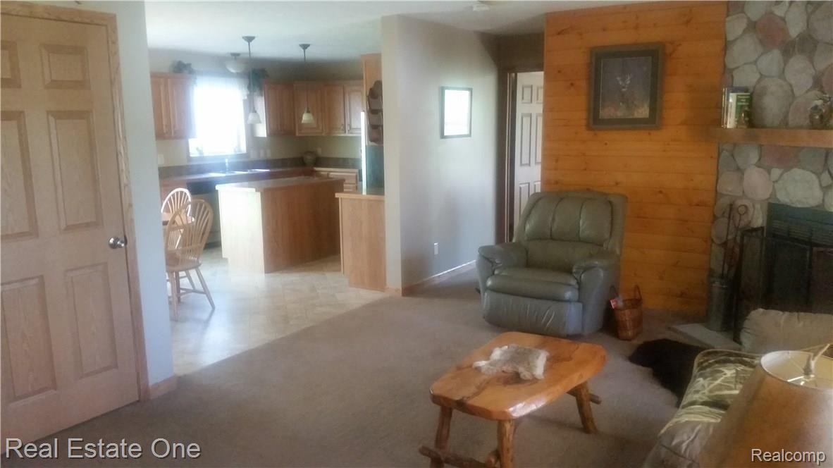 529 Alfred Road Ortonville, MI 48462 - Photo 3 of 23 LIVING ROOM 2.jpg