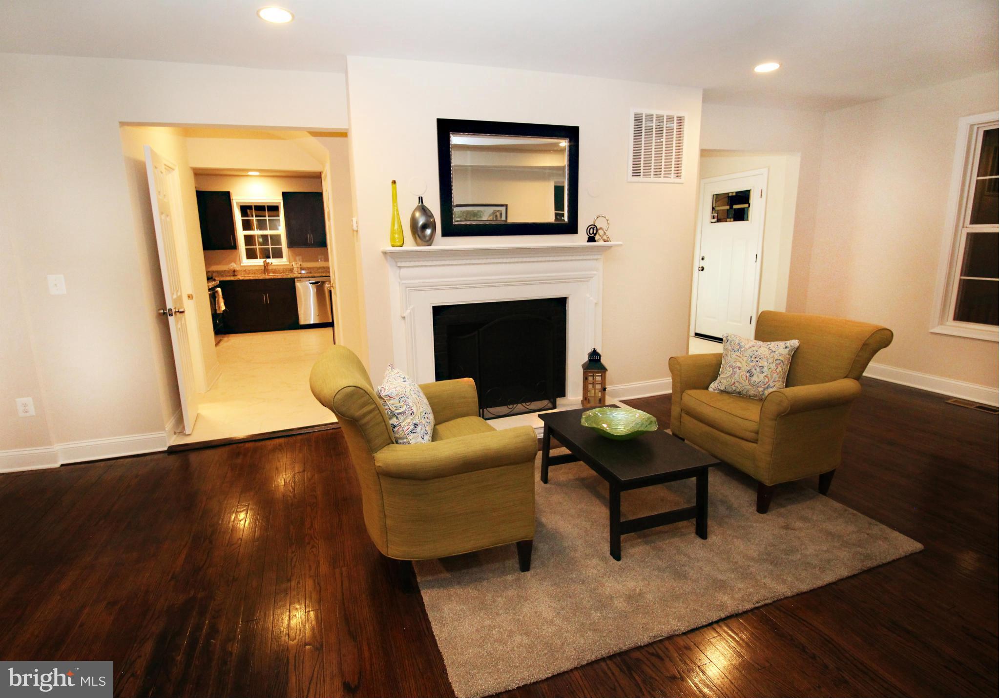 9200 Annapolis Road Lanham, MD 20706 - Photo 2 of 29 Family Room