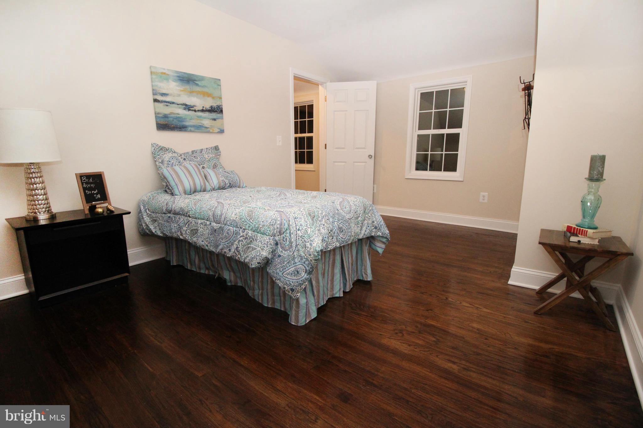 9200 Annapolis Road Lanham, MD 20706 - Photo 19 of 29 Bedroom