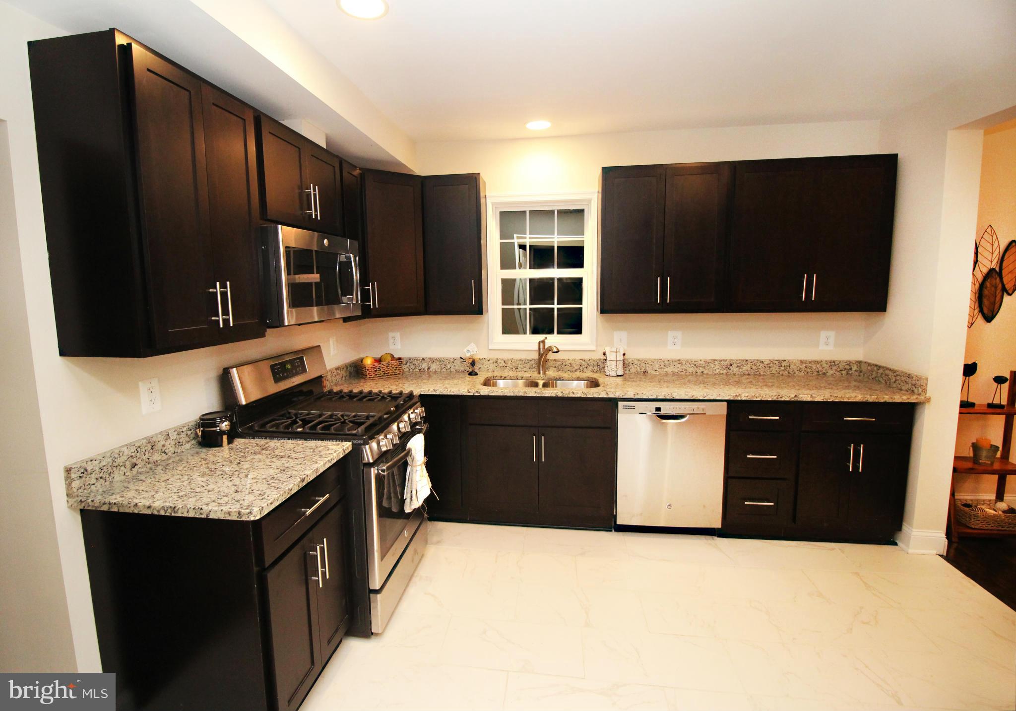 9200 Annapolis Road Lanham, MD 20706 - Photo 22 of 29 Kitchen