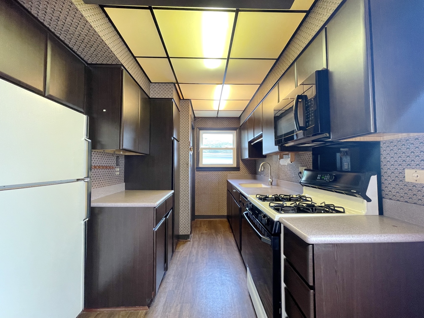 2321 Sequoit Road Waukegan, IL 60087 - Photo 4 of 15 Gallery Image 4