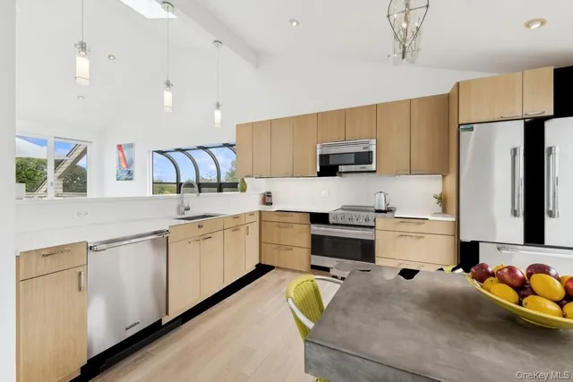 $2,388,000 | 21 South Fulton Drive, Unit 29, Montauk, NY 11954