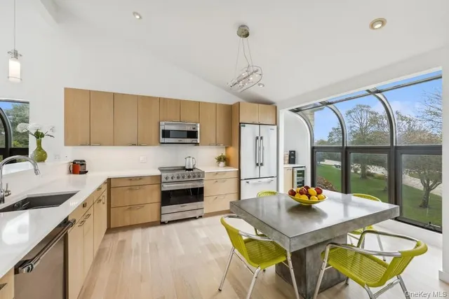 $2,388,000 | 21 South Fulton Drive, Unit 29, Montauk, NY 11954