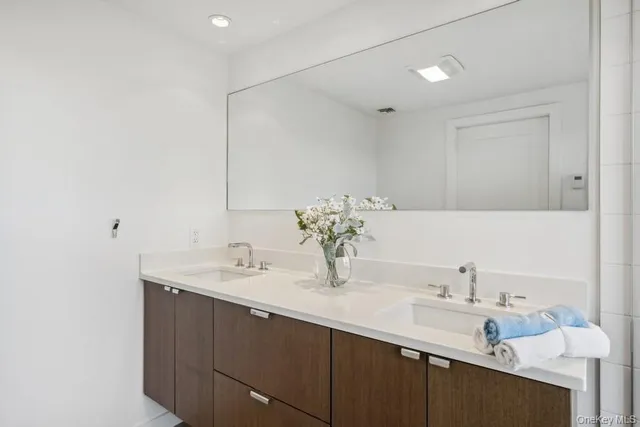 $2,388,000 | 21 South Fulton Drive, Unit 29, Montauk, NY 11954