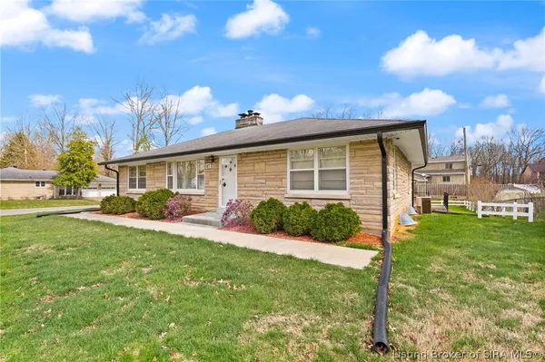 $300,000 | 87 Forest Drive, Jeffersonville, IN 47130
