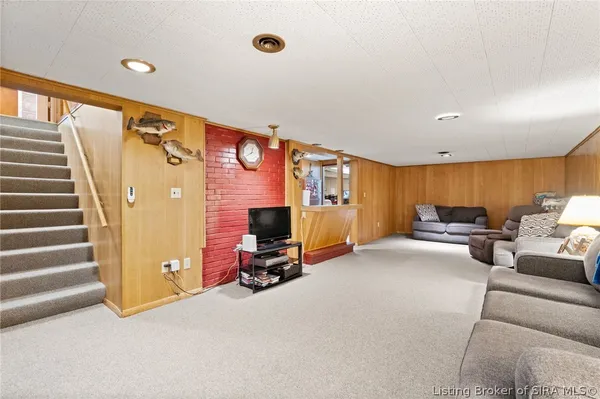 $300,000 | 87 Forest Drive, Jeffersonville, IN 47130