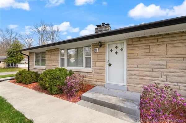 $300,000 | 87 Forest Drive, Jeffersonville, IN 47130