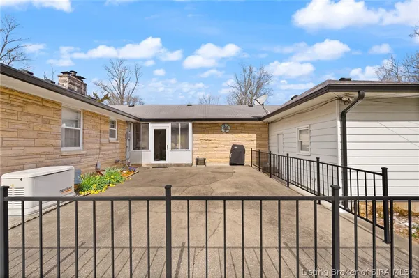 $300,000 | 87 Forest Drive, Jeffersonville, IN 47130