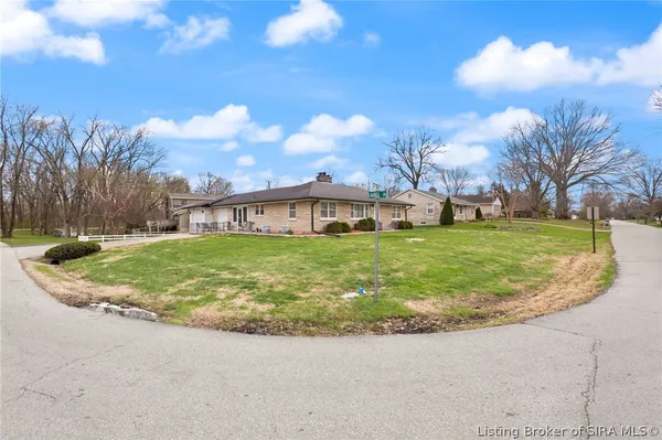 $300,000 | 87 Forest Drive, Jeffersonville, IN 47130