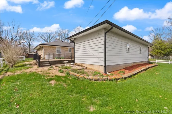 $300,000 | 87 Forest Drive, Jeffersonville, IN 47130