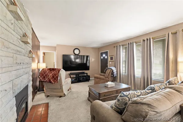 $300,000 | 87 Forest Drive, Jeffersonville, IN 47130