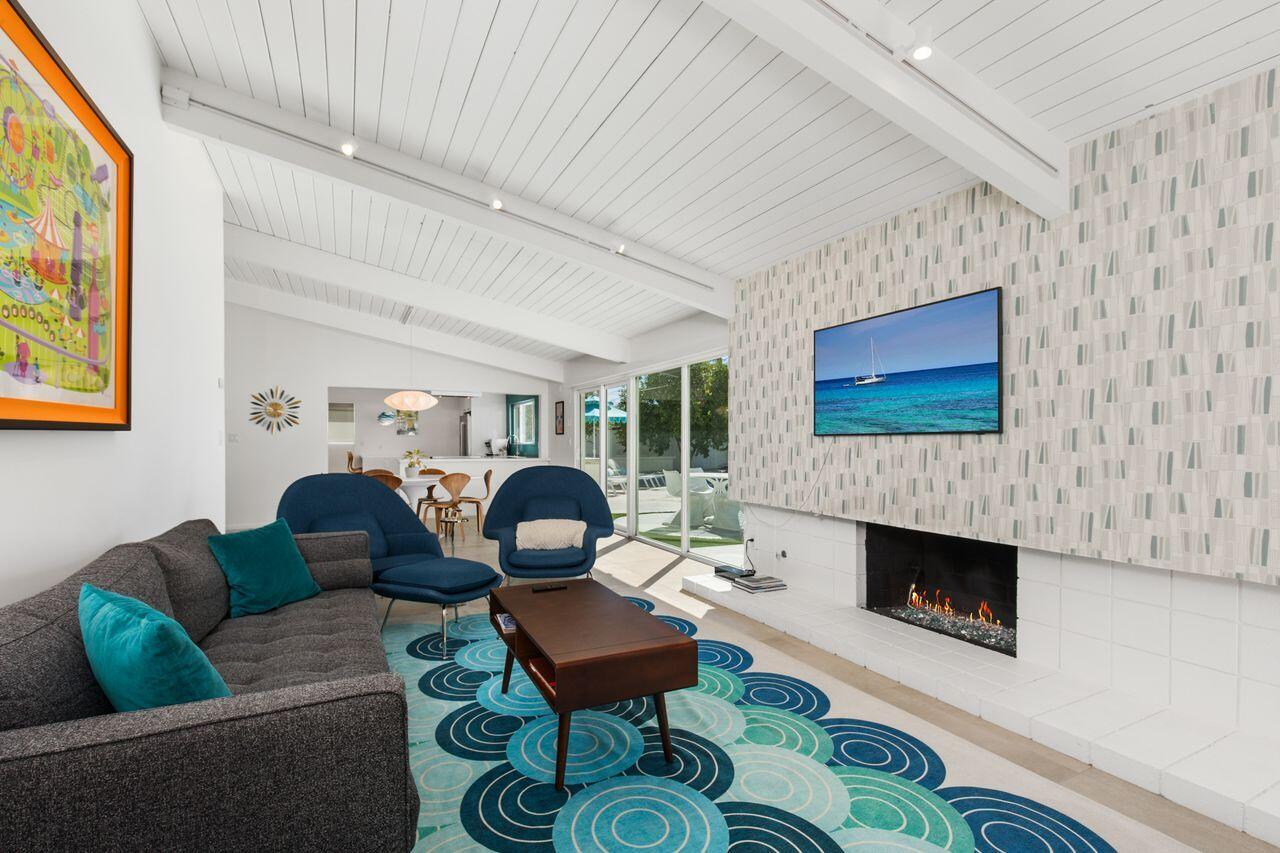 411 East Racquet Club Road Palm Springs, CA 92262 - Photo 9 of 35 Living Room