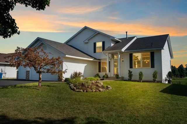 $429,900 | 2064 Meridian Court, Shakopee, MN 55379