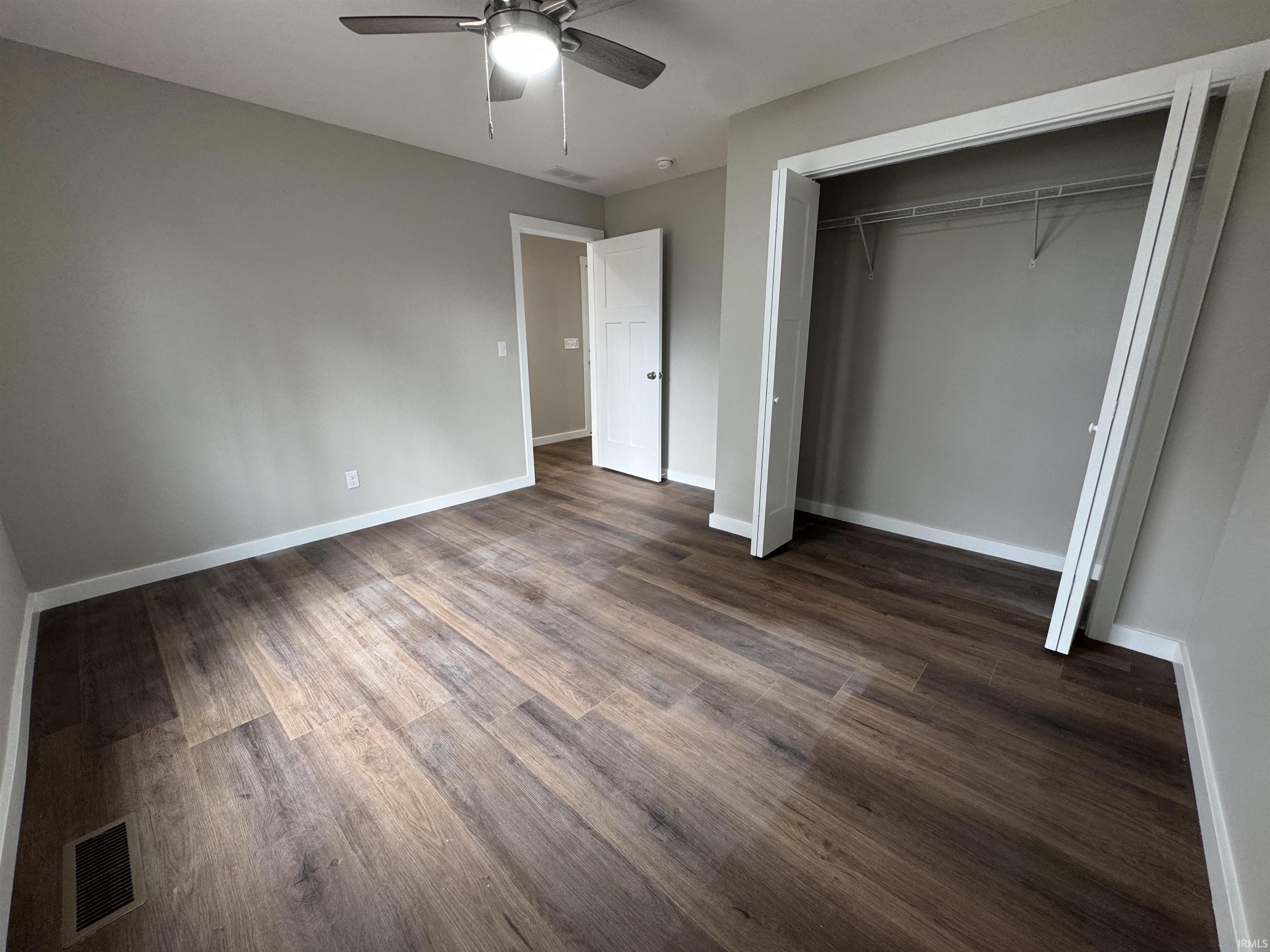 450 Trinton Circle Bedford, IN 47421 - Photo 3 of 15