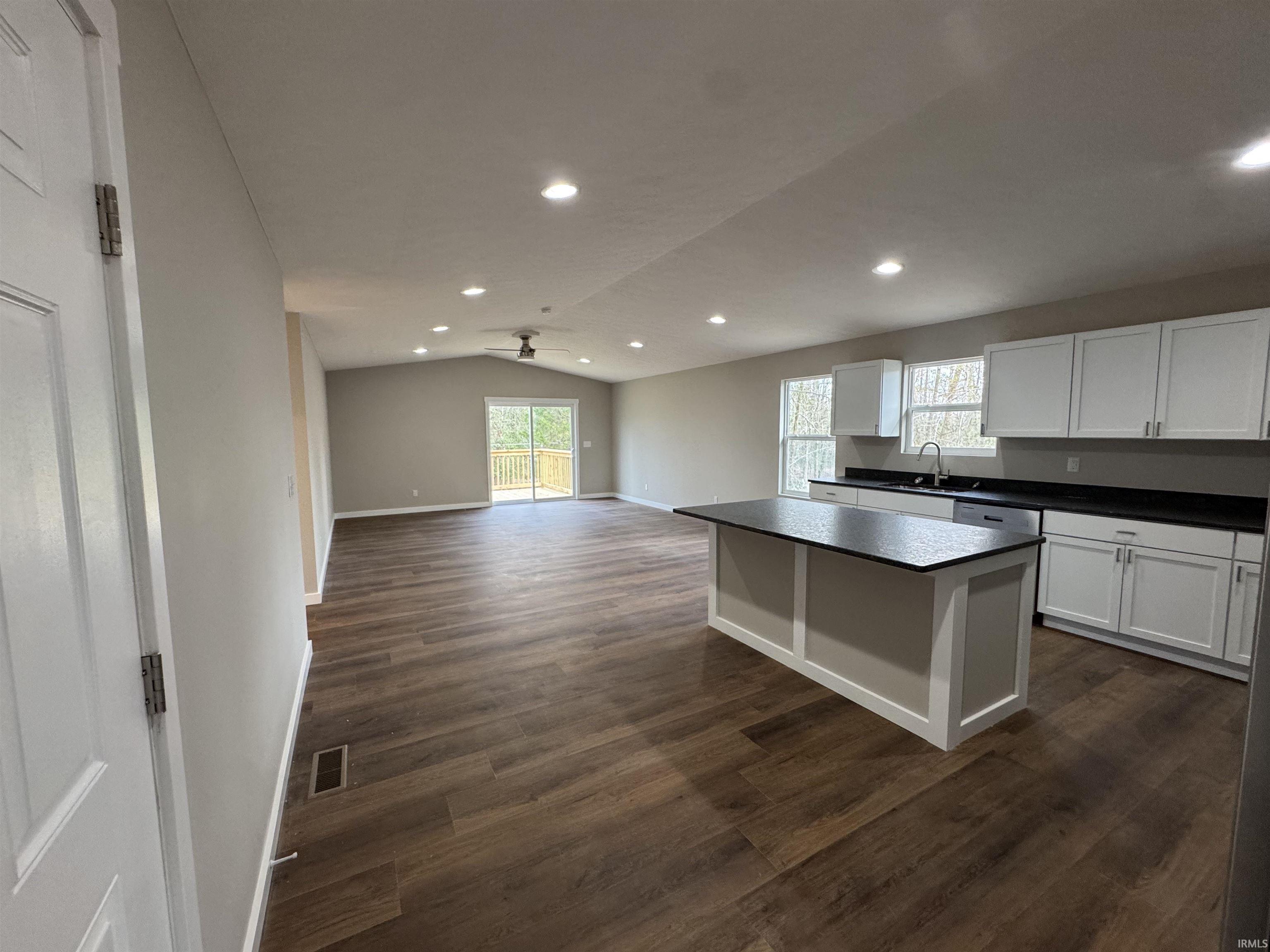 450 Trinton Circle Bedford, IN 47421 - Photo 4 of 15