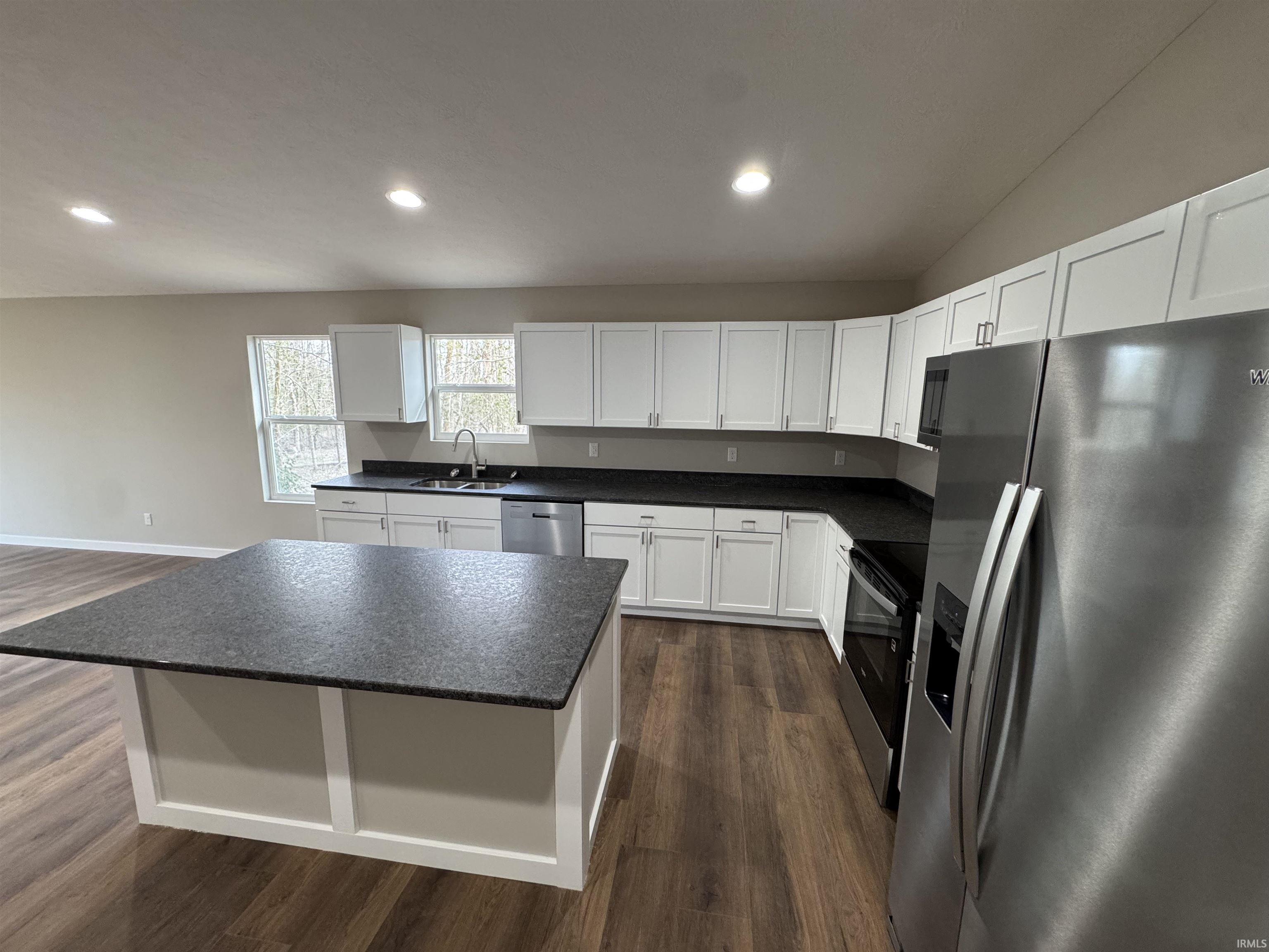 450 Trinton Circle Bedford, IN 47421 - Photo 5 of 15