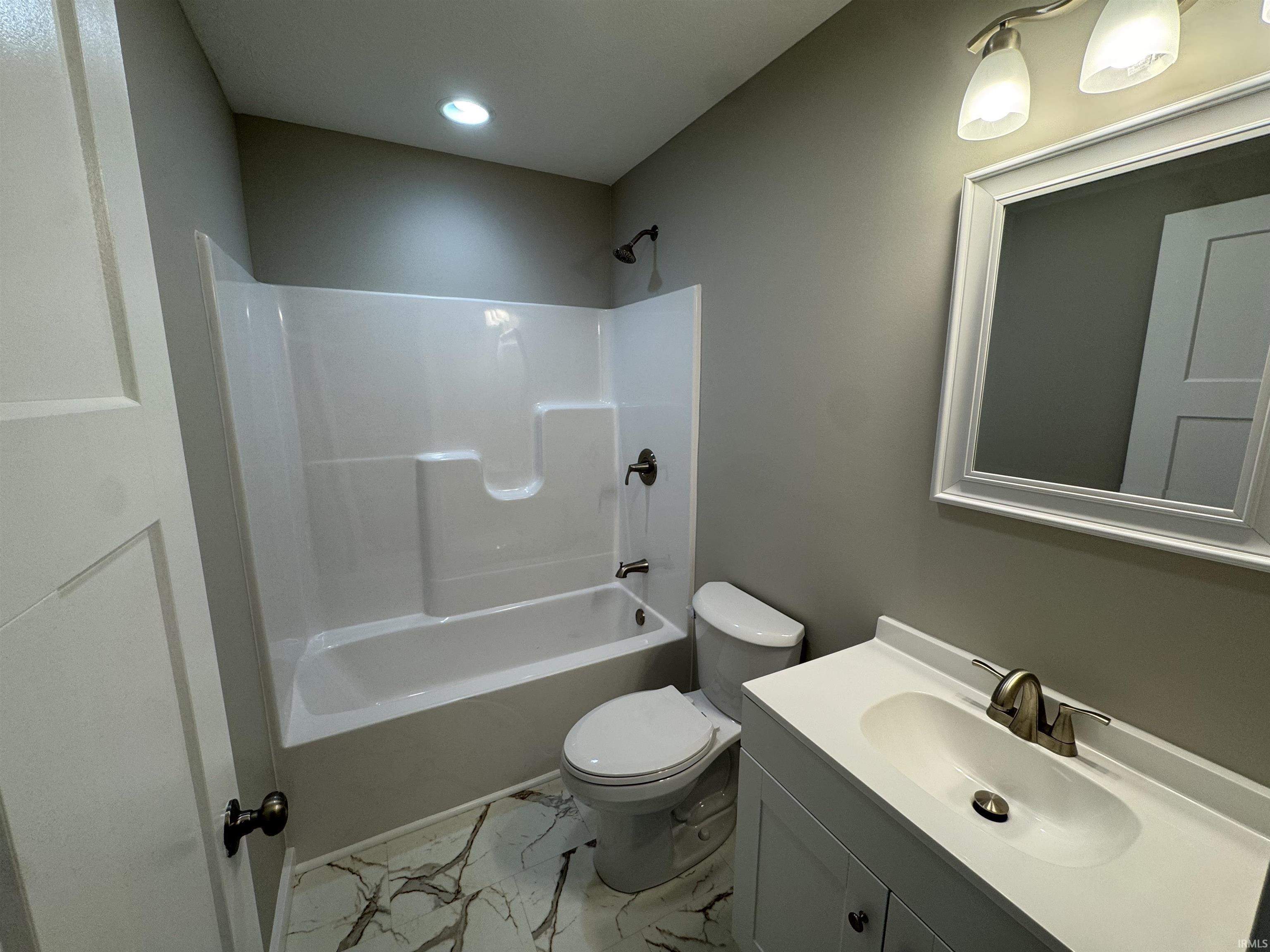 450 Trinton Circle Bedford, IN 47421 - Photo 7 of 15