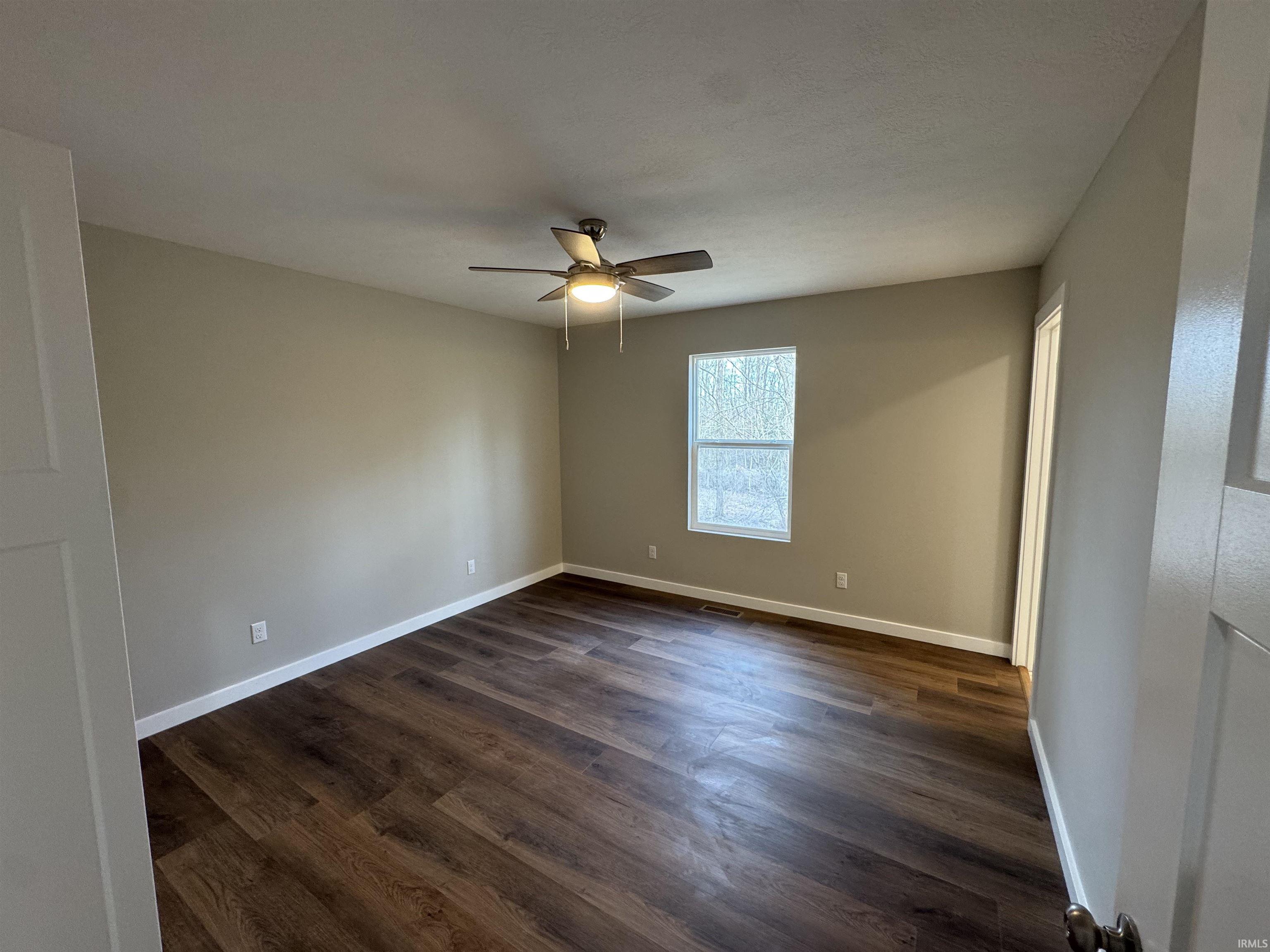 450 Trinton Circle Bedford, IN 47421 - Photo 9 of 15