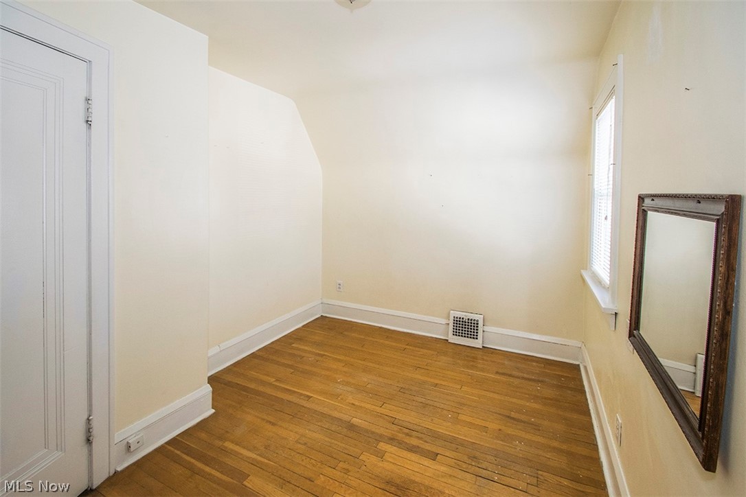 12810 North Road Cleveland, OH 44111 - Photo 18 of 33 Gallery Image 18