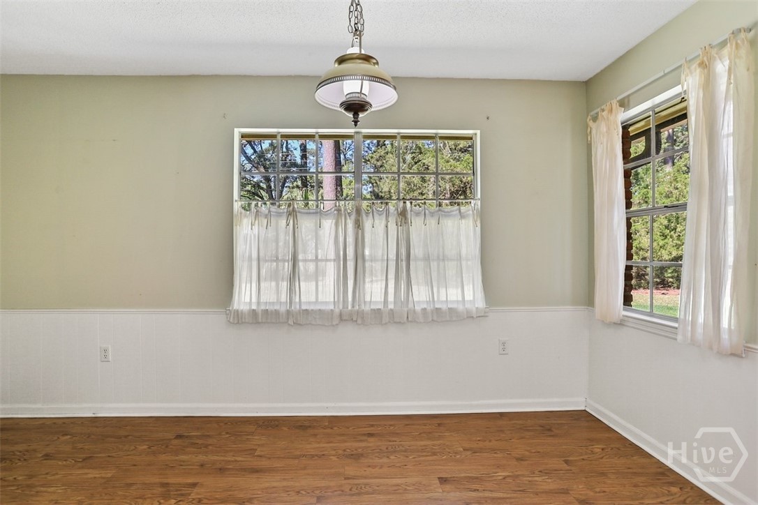 207 Debra Road Savannah, GA 31410 - Photo 13 of 38