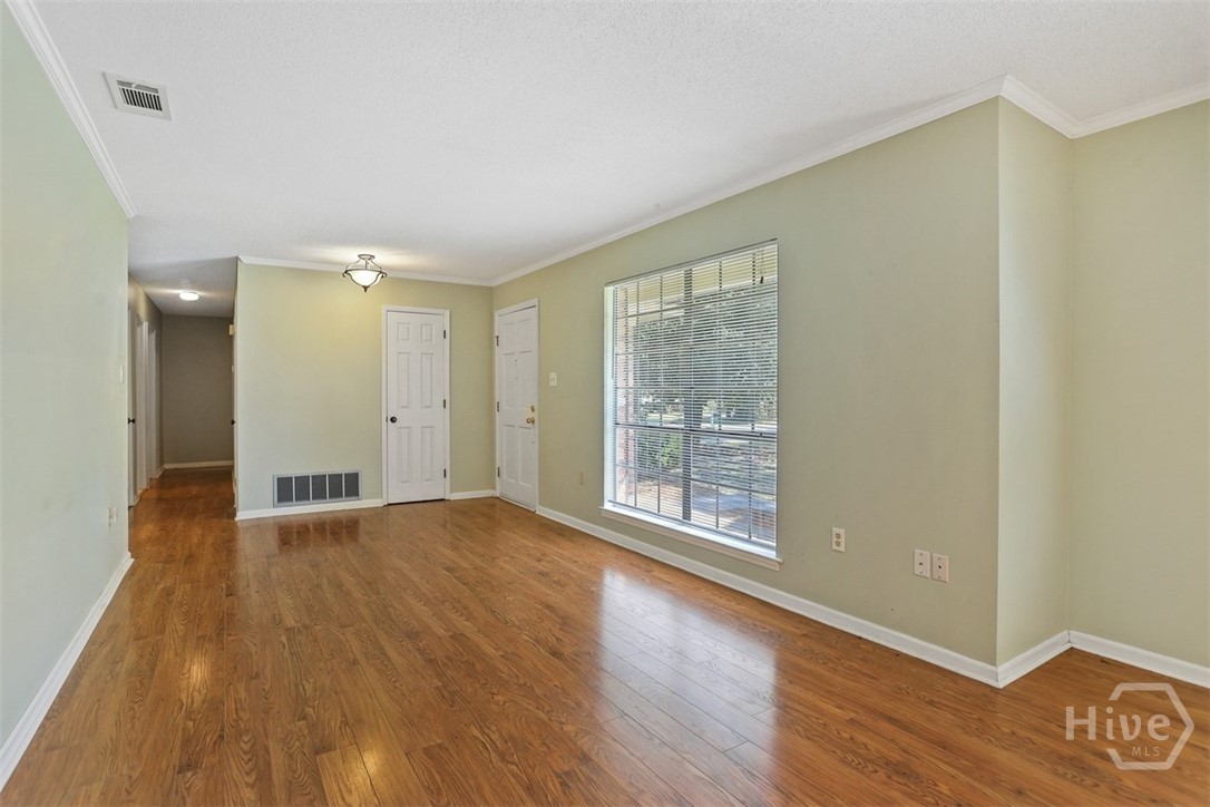 207 Debra Road Savannah, GA 31410 - Photo 5 of 38