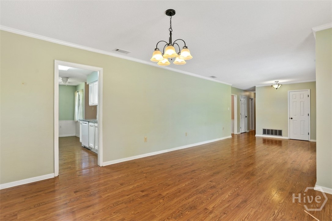 207 Debra Road Savannah, GA 31410 - Photo 8 of 38