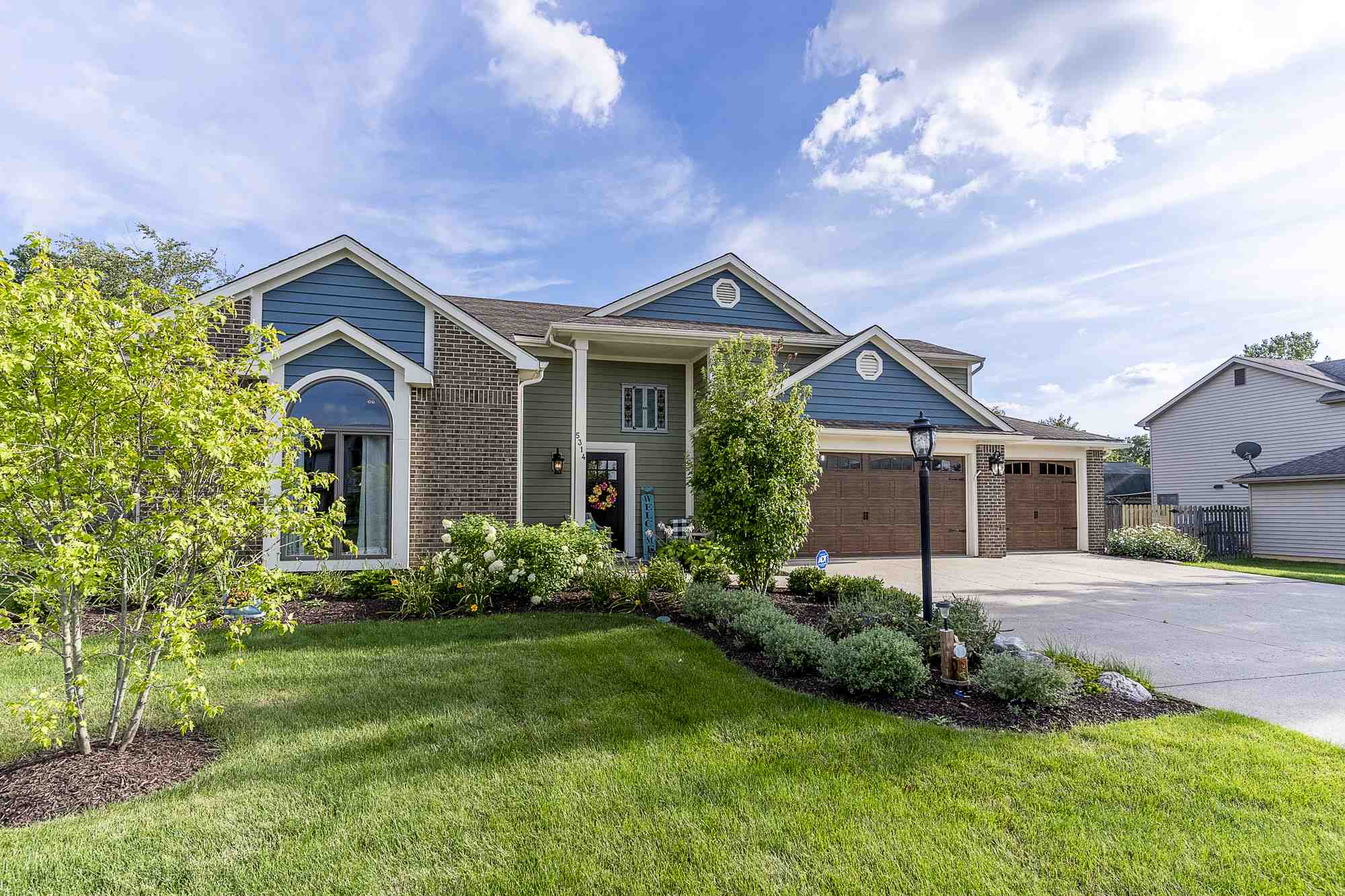 5314 Holly Oak Road Fort Wayne, IN 46845 - Photo 1 of 33