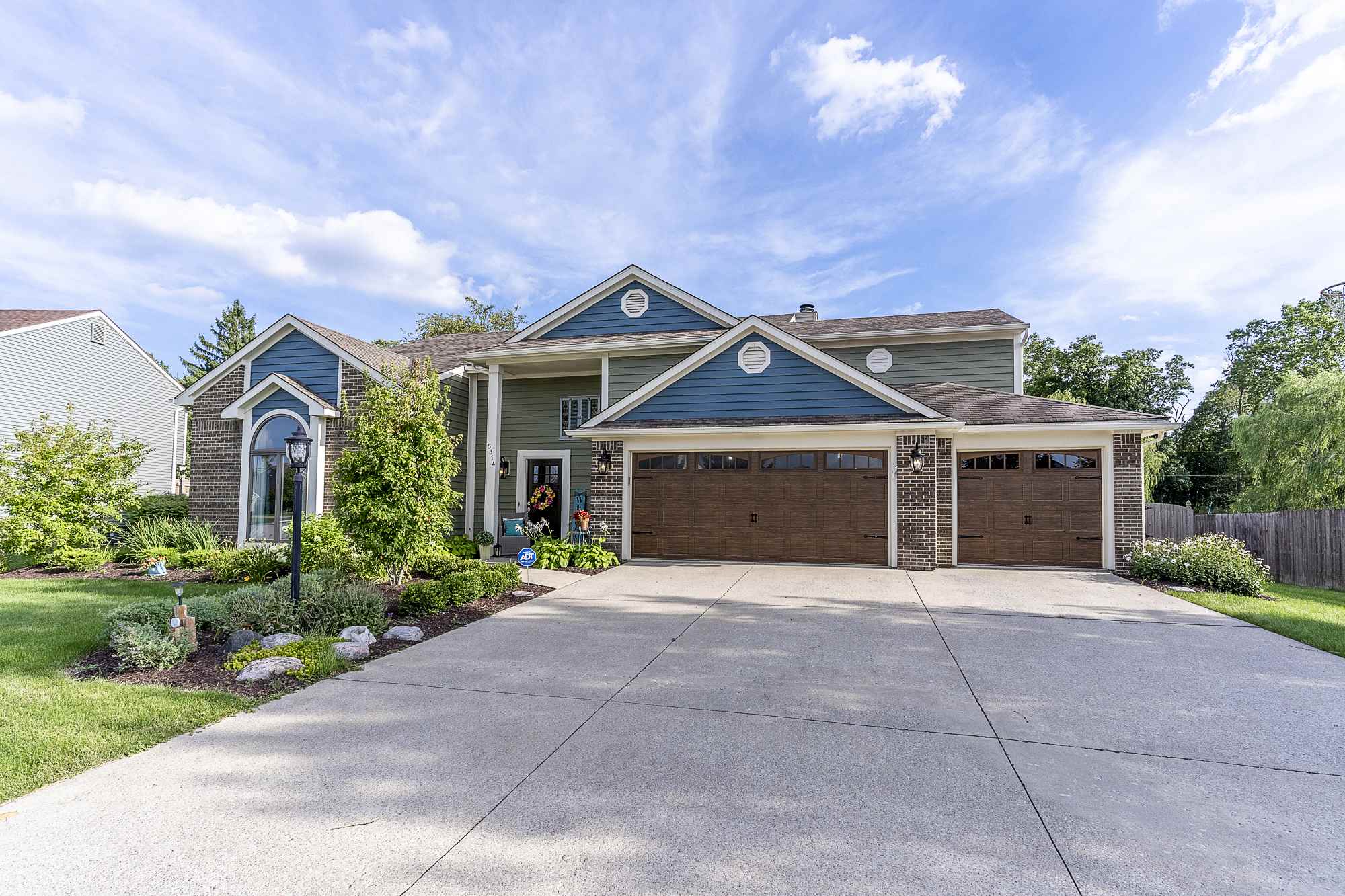 5314 Holly Oak Road Fort Wayne, IN 46845 - Photo 2 of 33