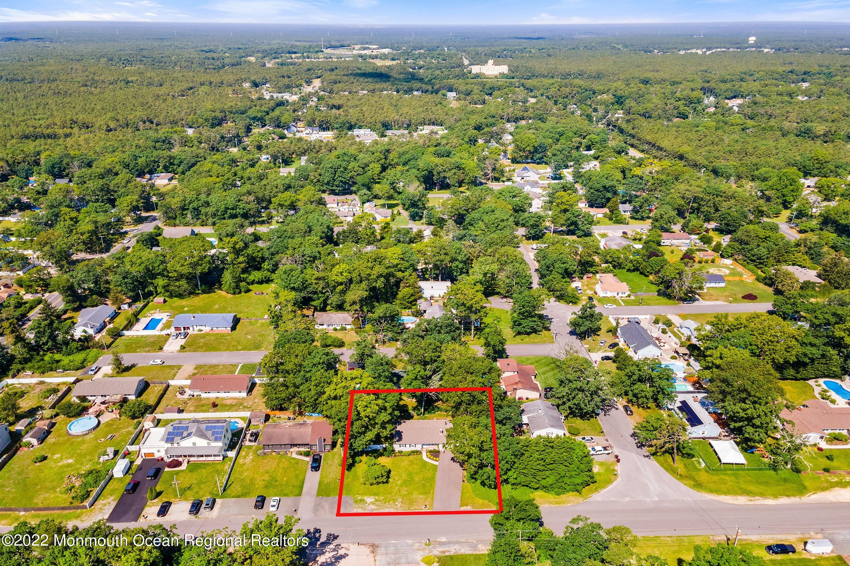 424 Eastern Boulevard Bayville, NJ 08721 - Photo 3 of 24 FrontAerial2 OUTLINE