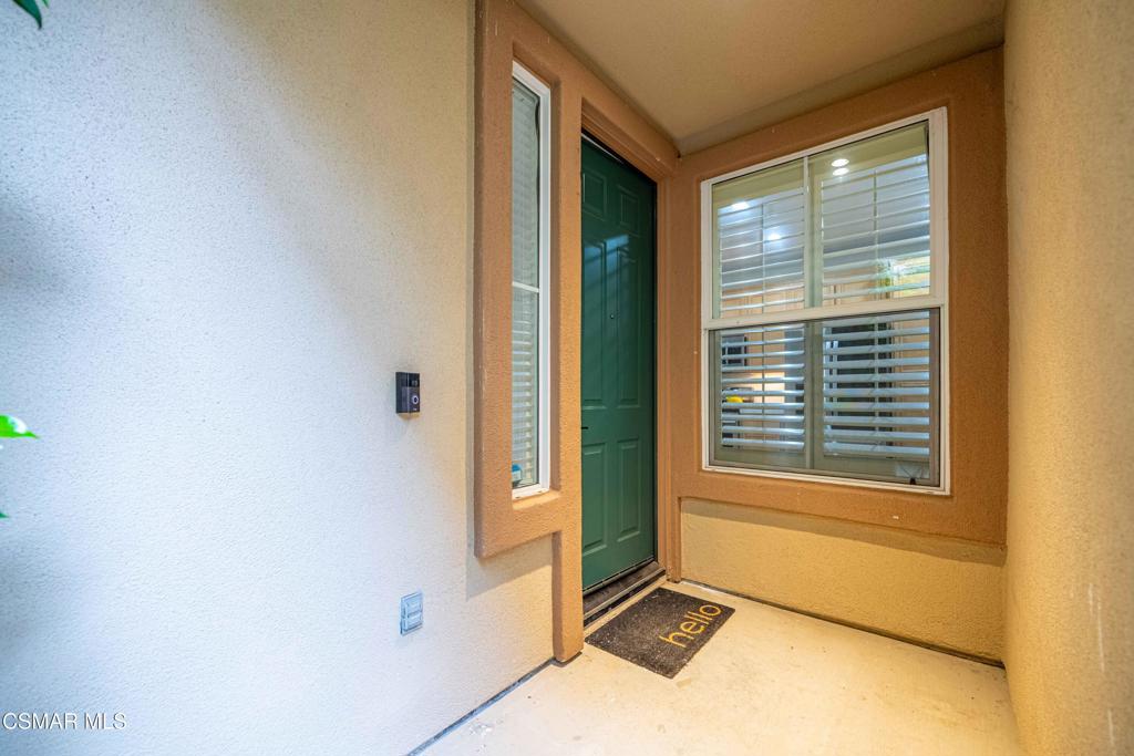 580 Fenwick Way, Unit C Simi Valley, CA 93065 - Photo 3 of 39 a view of an front door