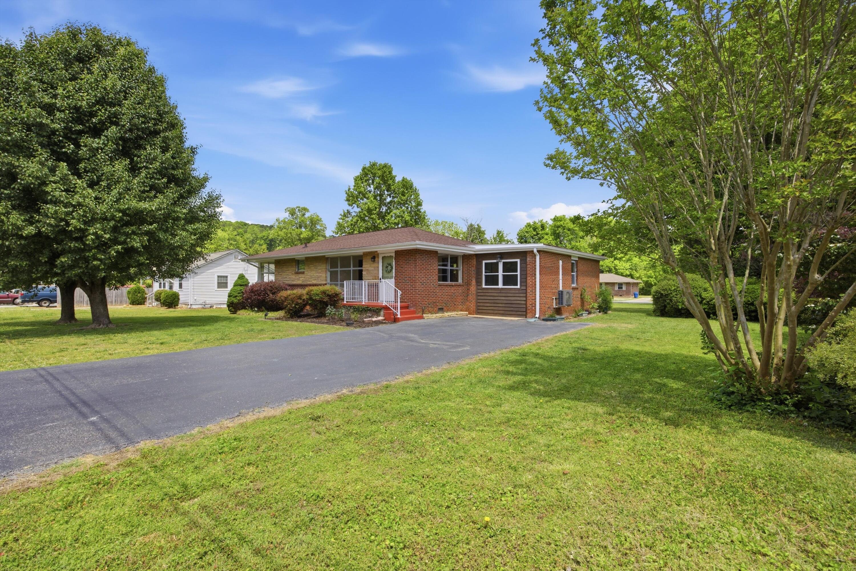 111 Passons Road Chattanooga, TN 37415 - Photo 3 of 37 03-111PassonsRd-27