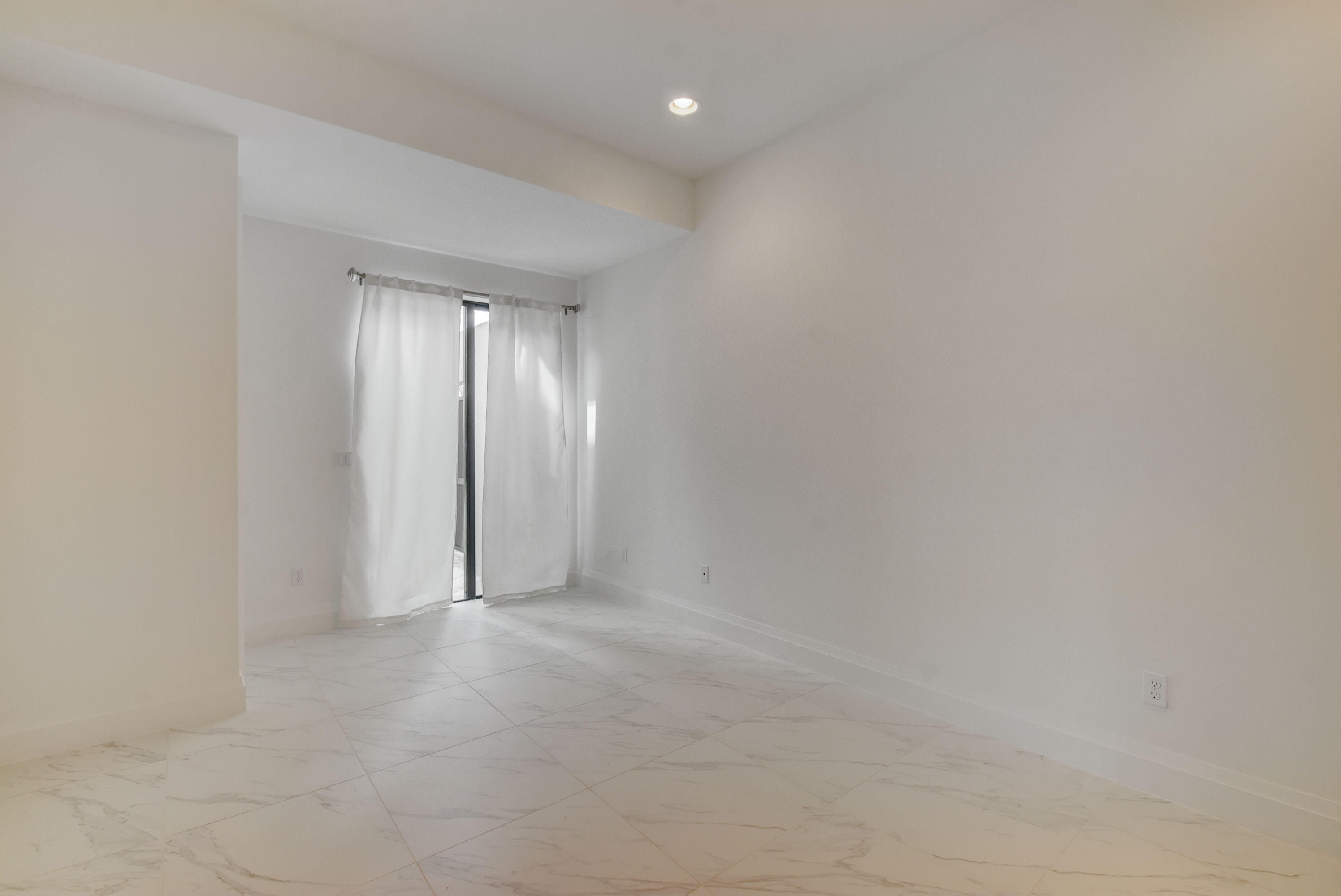 9476 Eden Roc Court Delray Beach, FL 33446 - Photo 23 of 46 Bedroom 2