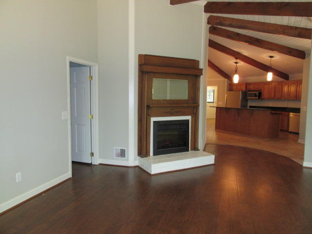 466 Post Oak Road Ringgold, GA 30736 - Photo 4 of 28 Living Room