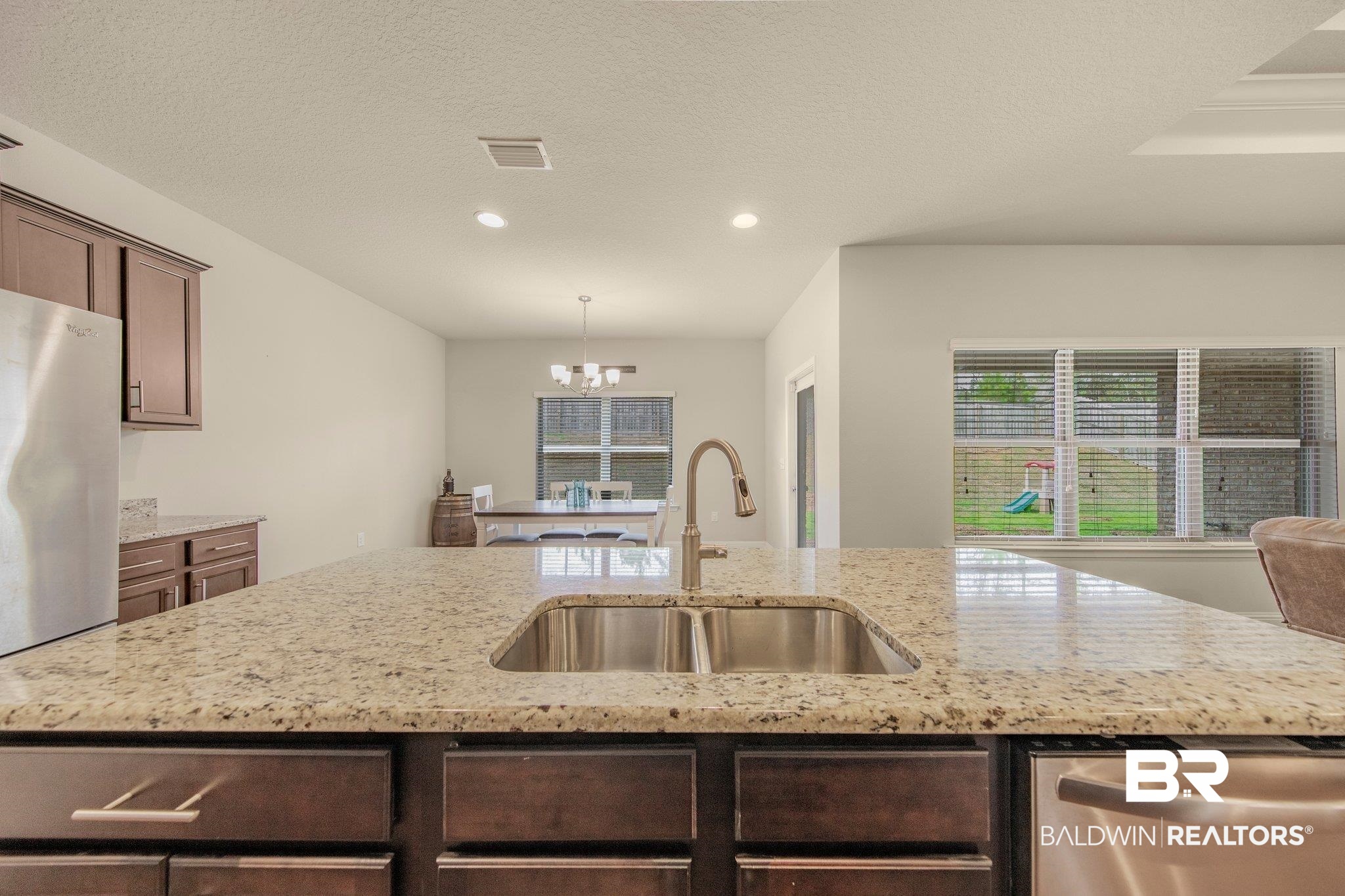 31453 Hoot Owl Road Daphne, AL 36527 - Photo 16 of 39 Granite Countertops