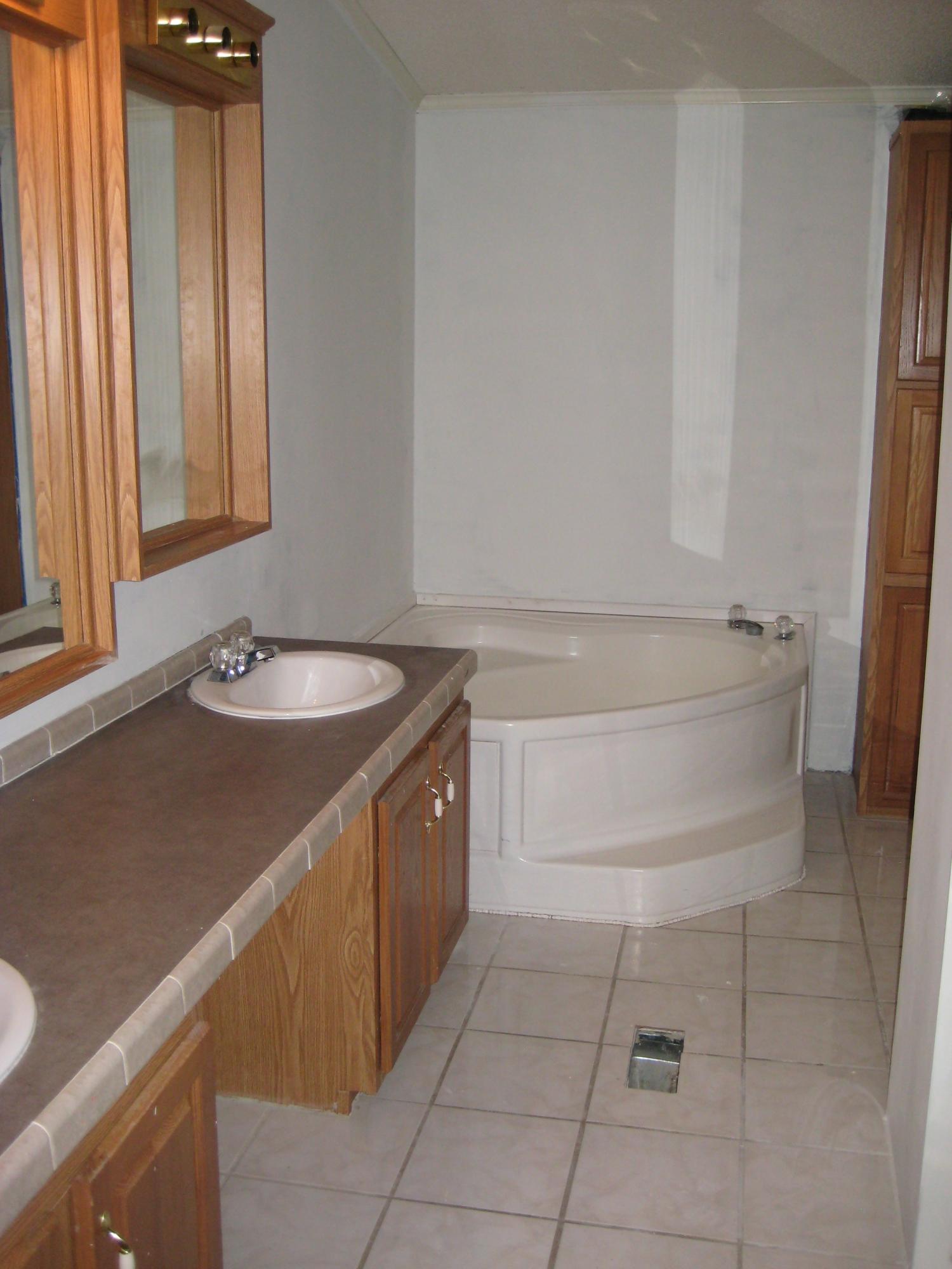 7539 Davis Mill Road Harrison, TN 37341 - Photo 16 of 27 Master Bath