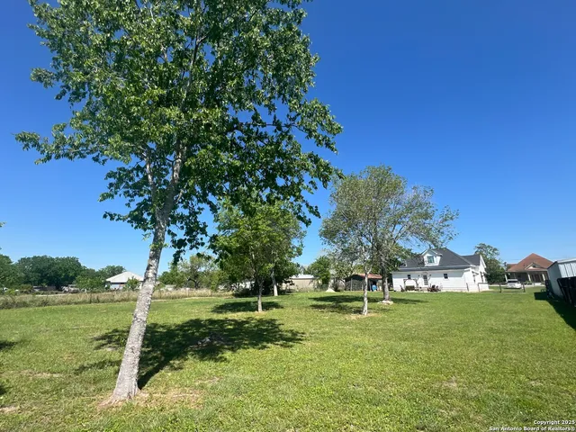 $309,999 | 21620 Farm To Market Road 887, Gillett, TX 78116