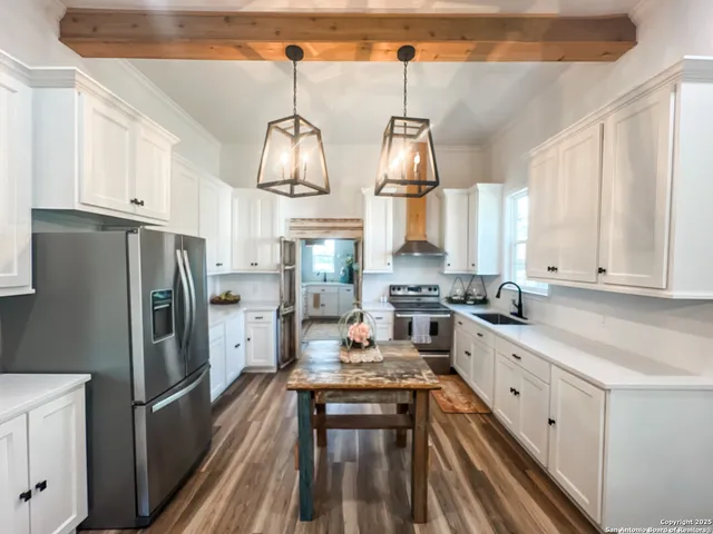 $309,999 | 21620 Farm To Market Road 887, Gillett, TX 78116