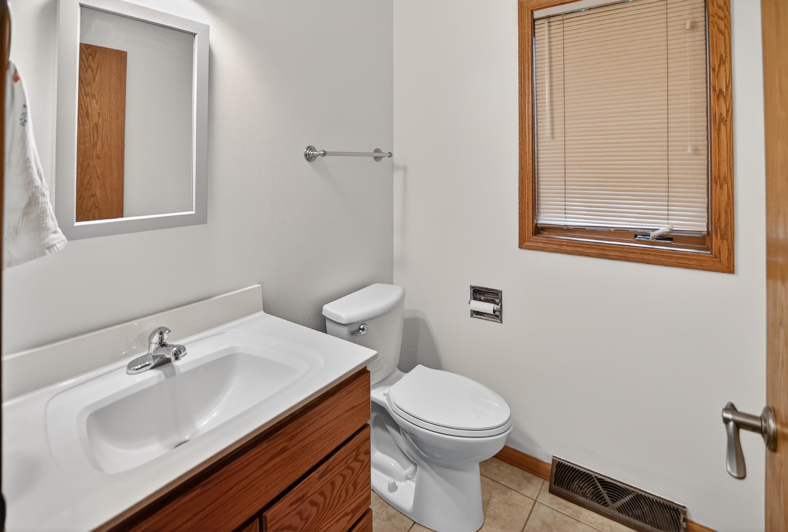 383 Sunnyview Lane Marshall, WI 53559 - Photo 12 of 38