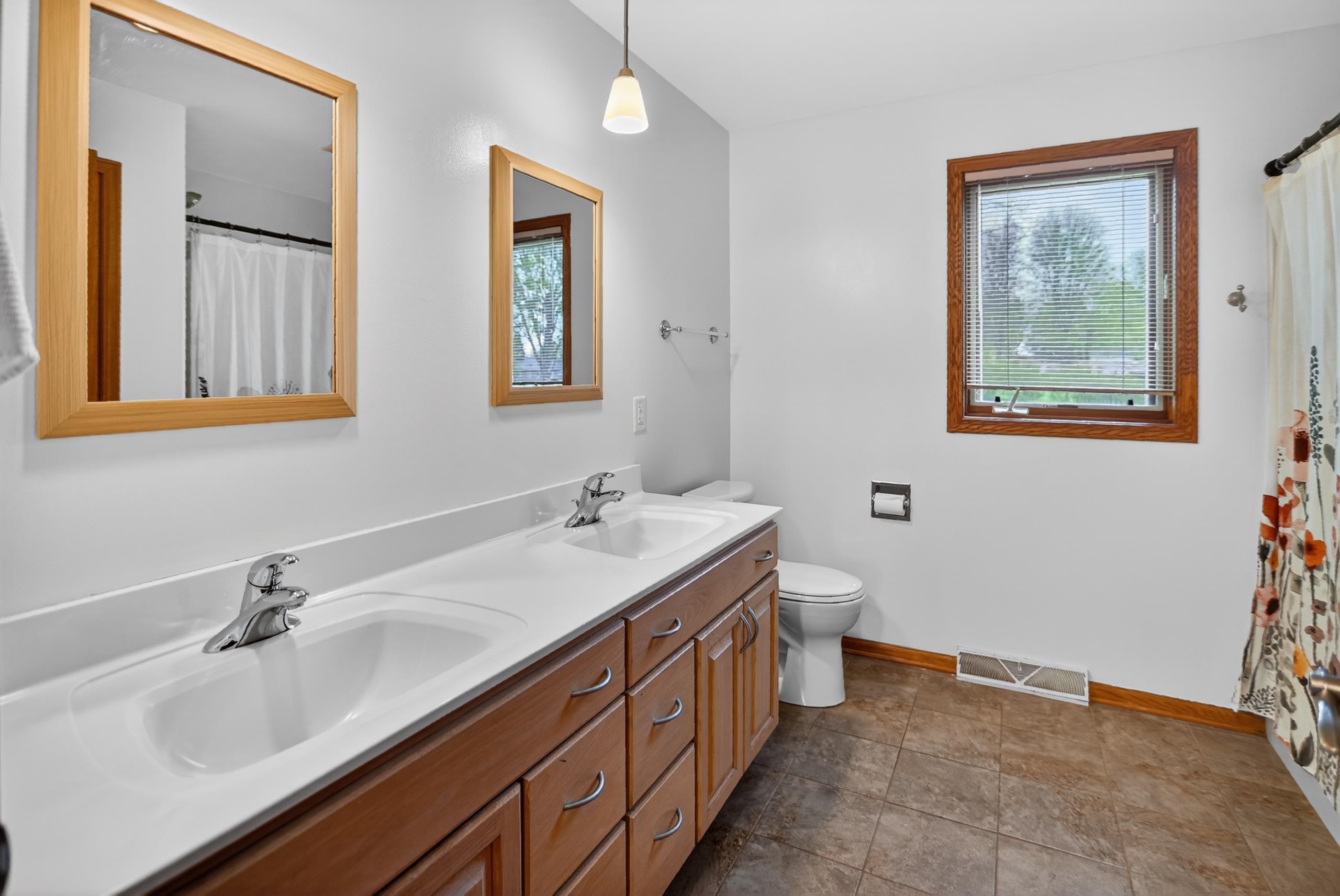 383 Sunnyview Lane Marshall, WI 53559 - Photo 17 of 38