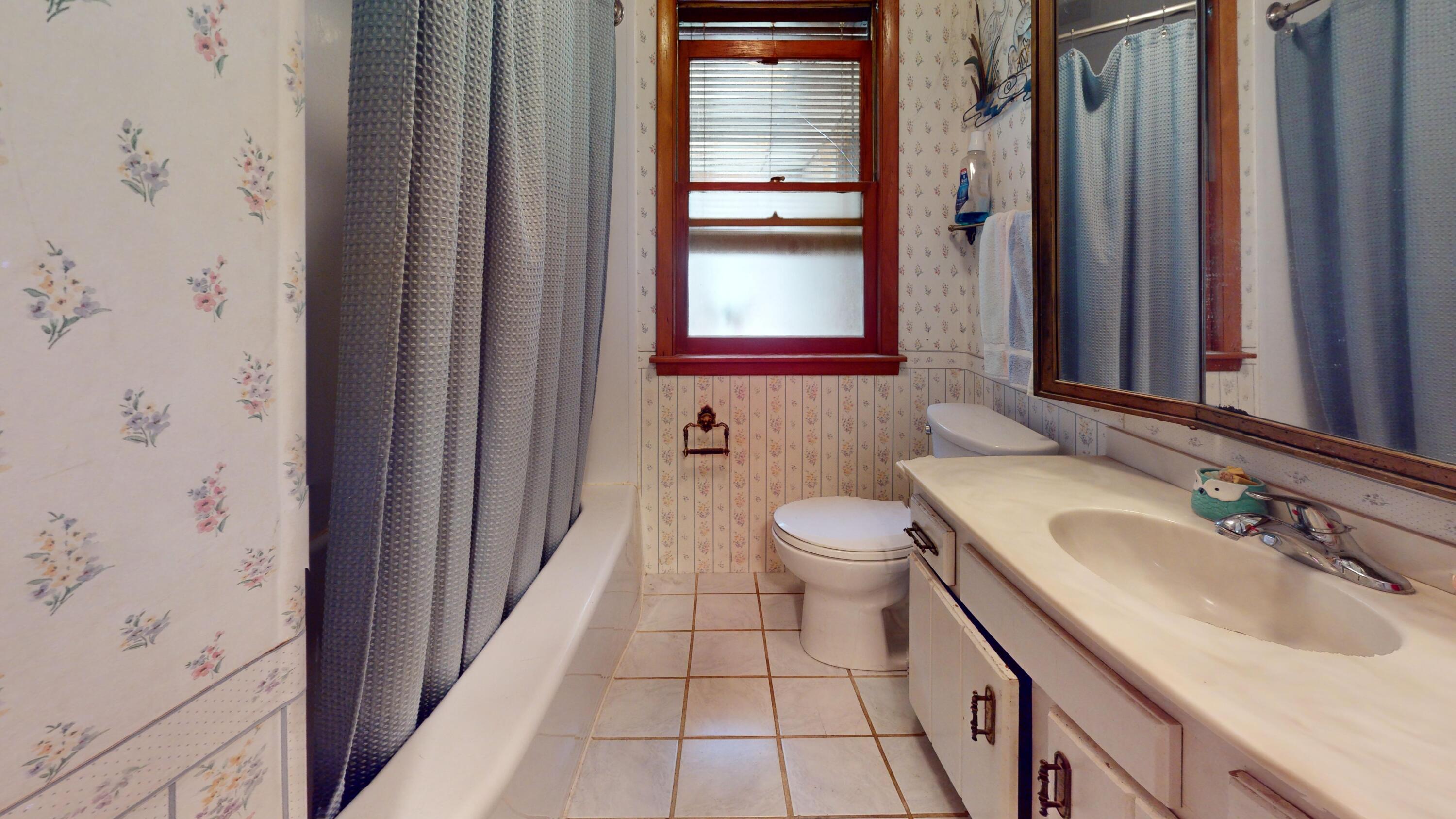 2402 South 9th Street Manitowoc, WI 54220 - Photo 15 of 29 Full Bath, Shower over Tub