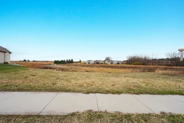 $92,900 | 6666 North Headwall Circle, Appleton, WI 54913